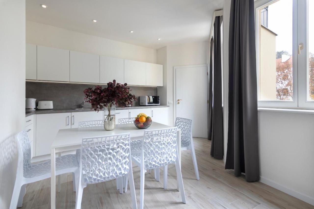 Kinsky Garden Apartments And Suites By Dwellfort Prag Exteriör bild