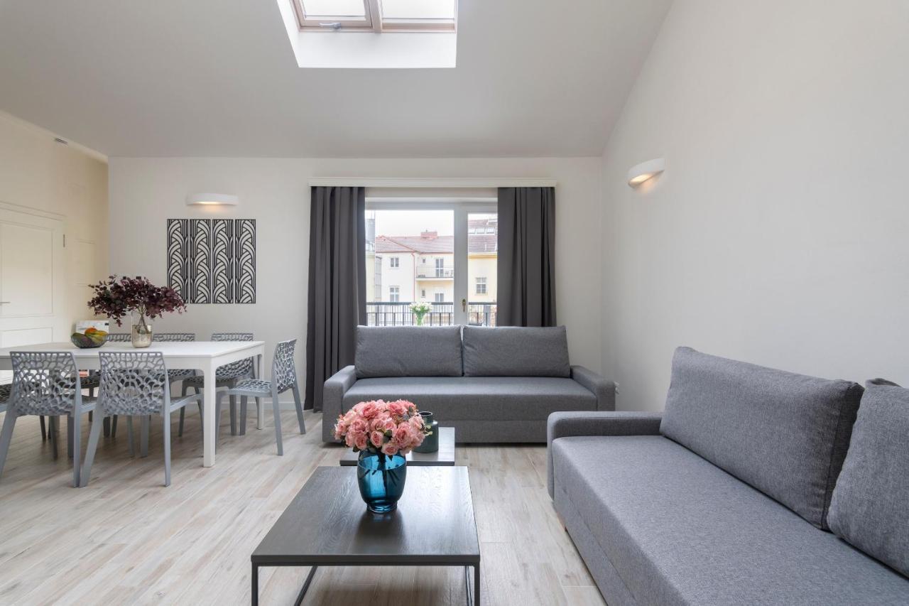 Kinsky Garden Apartments And Suites By Dwellfort Prag Exteriör bild