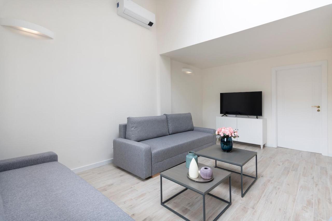 Kinsky Garden Apartments And Suites By Dwellfort Prag Exteriör bild