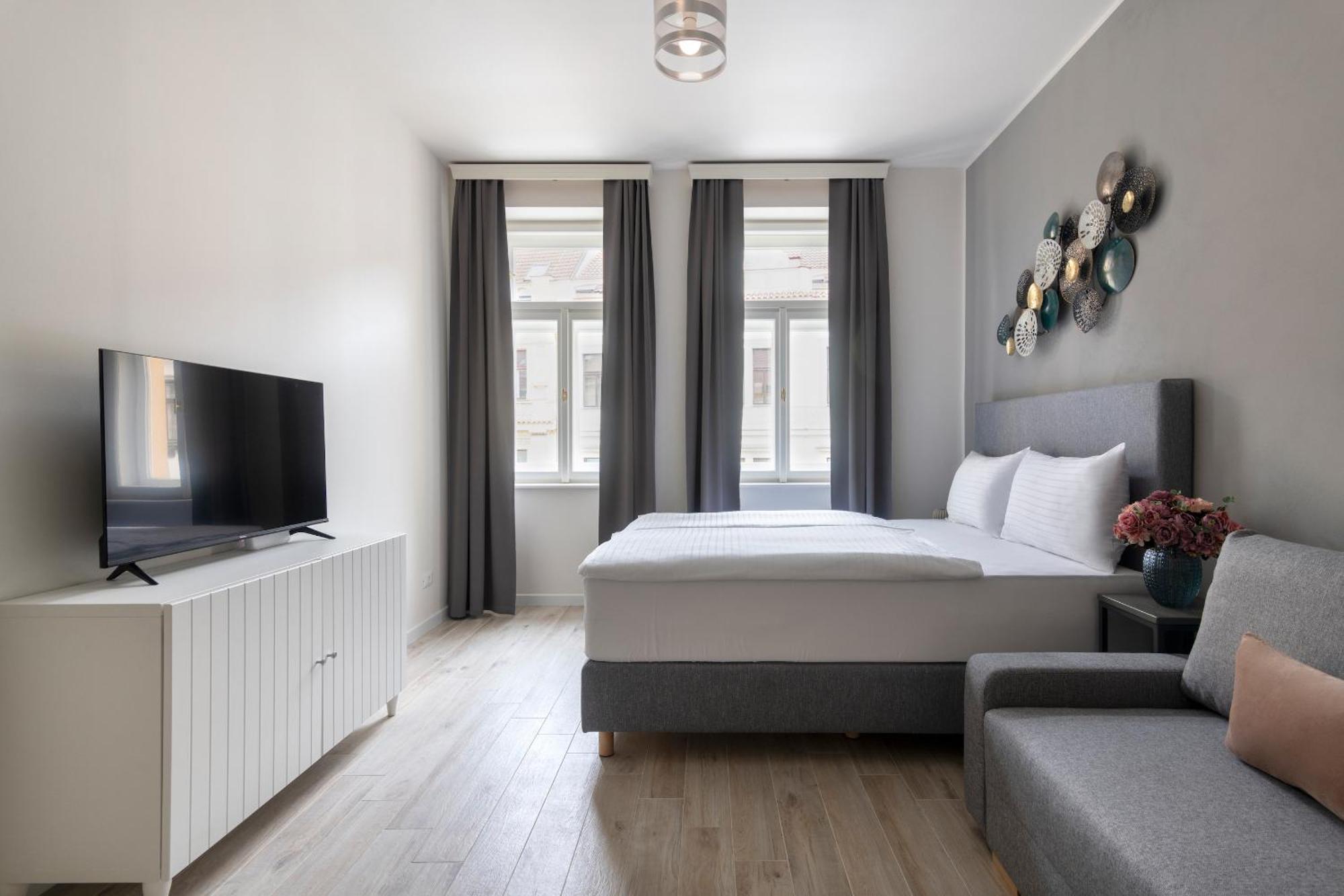 Kinsky Garden Apartments And Suites By Dwellfort Prag Exteriör bild