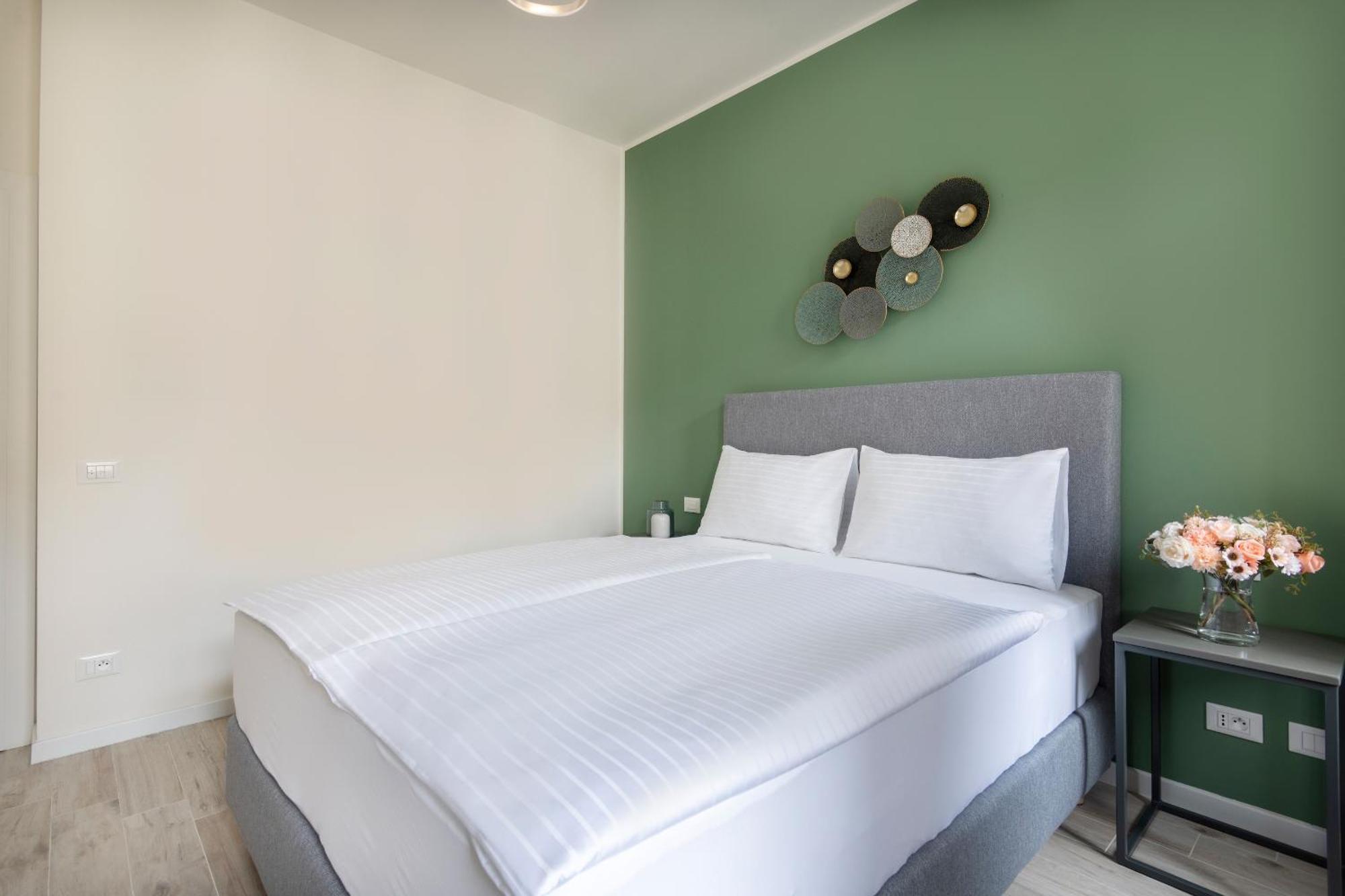 Kinsky Garden Apartments And Suites By Dwellfort Prag Exteriör bild