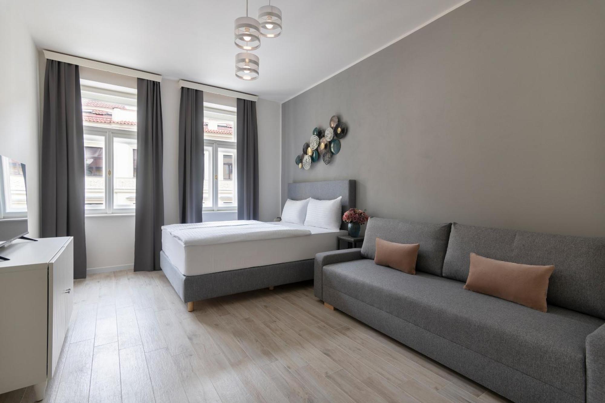 Kinsky Garden Apartments And Suites By Dwellfort Prag Exteriör bild