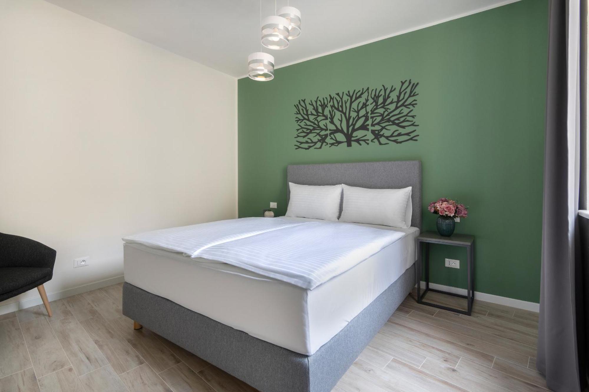 Kinsky Garden Apartments And Suites By Dwellfort Prag Exteriör bild