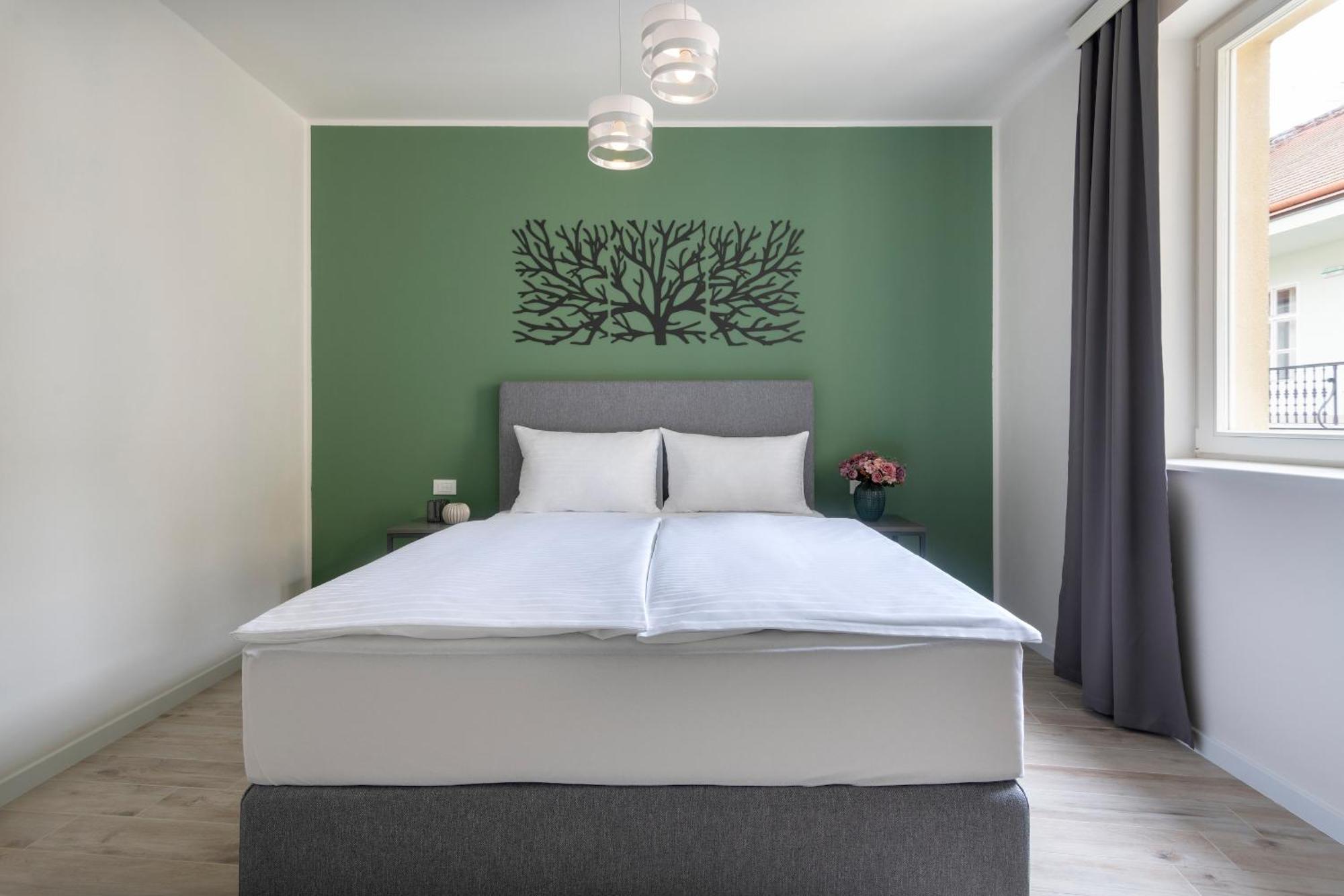 Kinsky Garden Apartments And Suites By Dwellfort Prag Exteriör bild