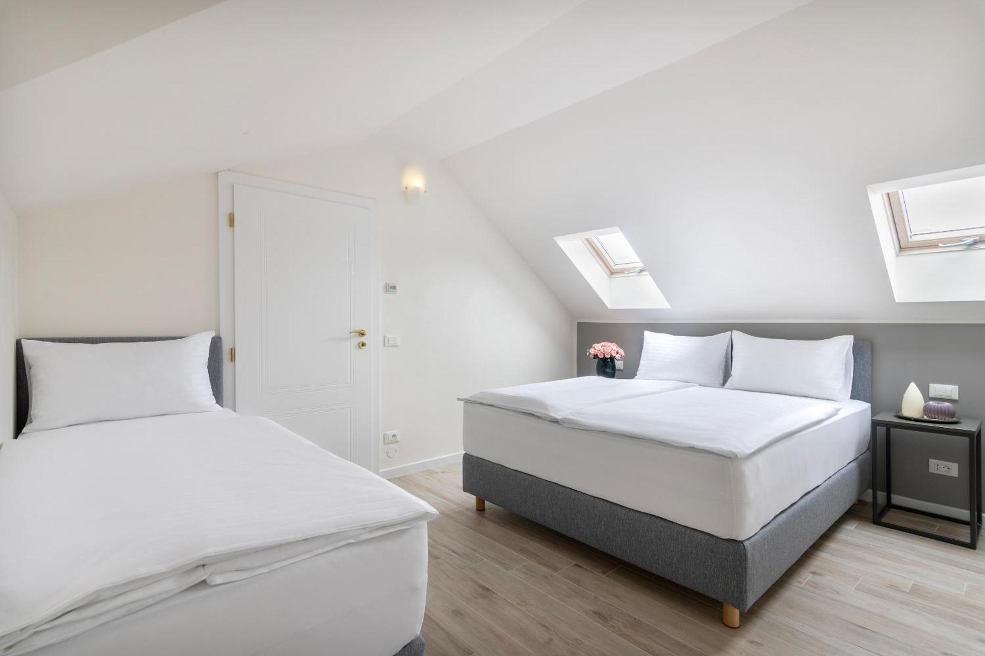 Kinsky Garden Apartments And Suites By Dwellfort Prag Rum bild