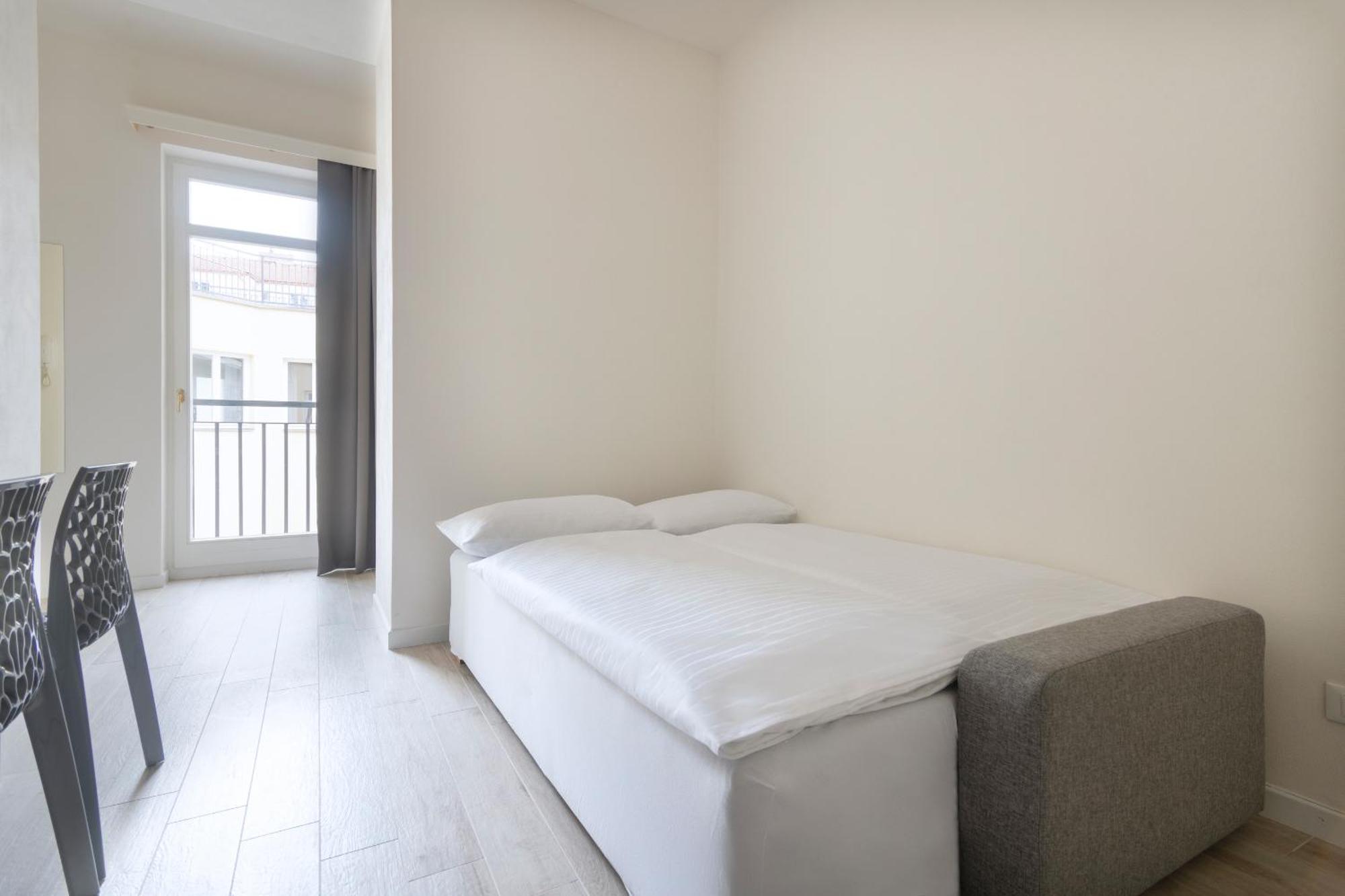 Kinsky Garden Apartments And Suites By Dwellfort Prag Rum bild