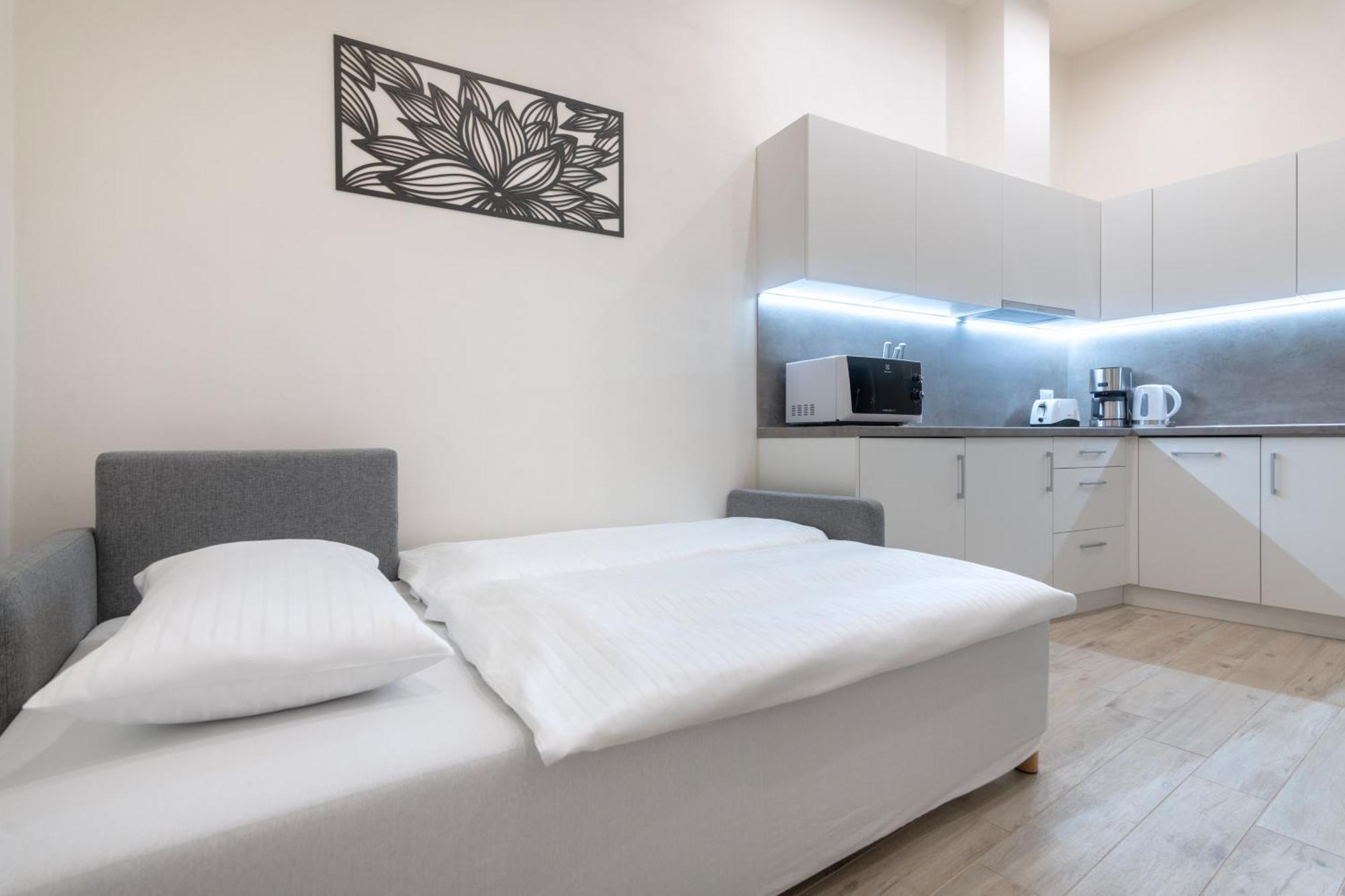 Kinsky Garden Apartments And Suites By Dwellfort Prag Rum bild